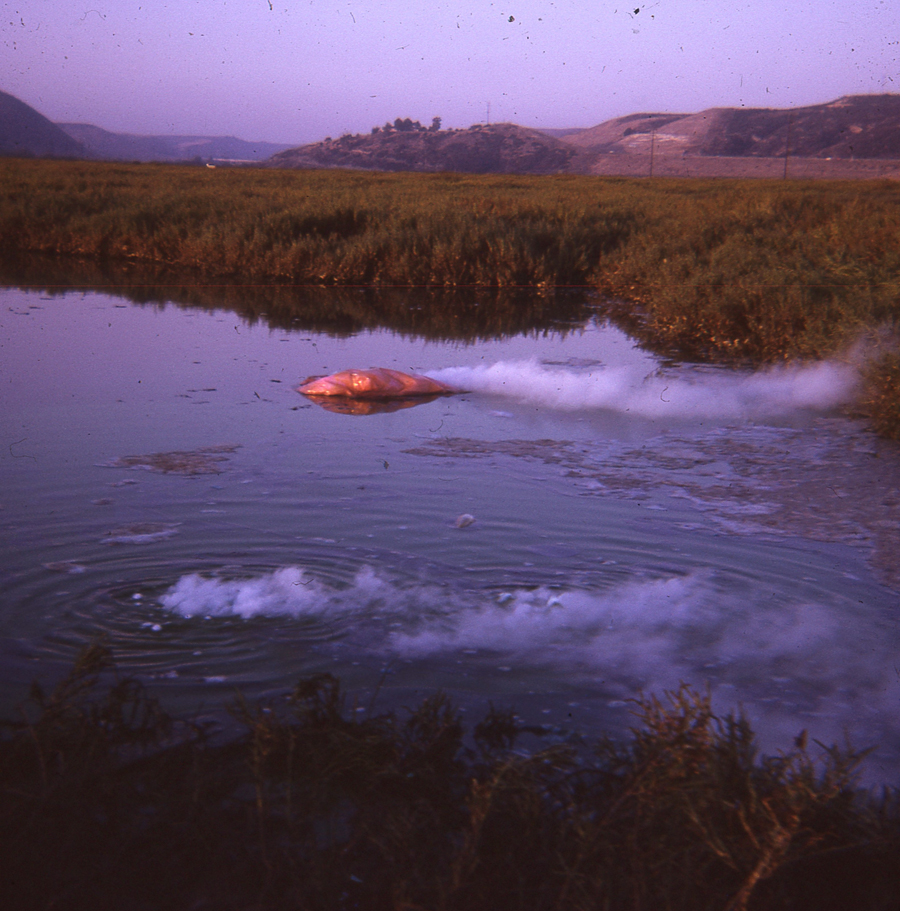conceptual art earthwork sculpture del mar